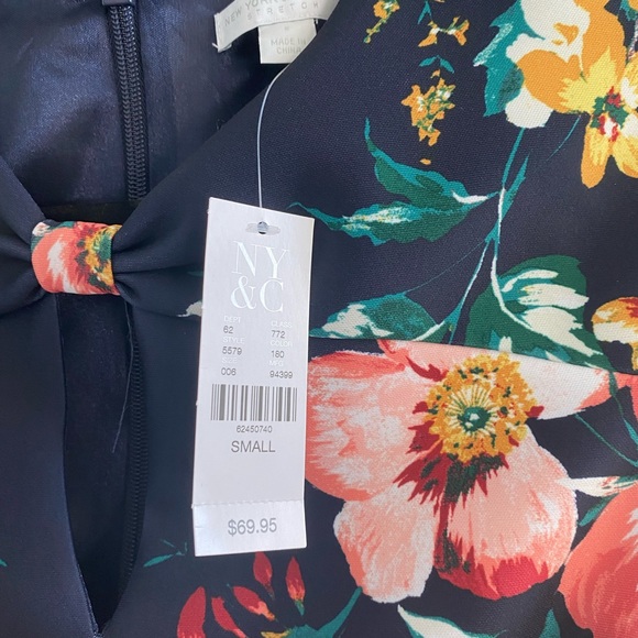 NY & Co navy, floral dress - Picture 4 of 4
